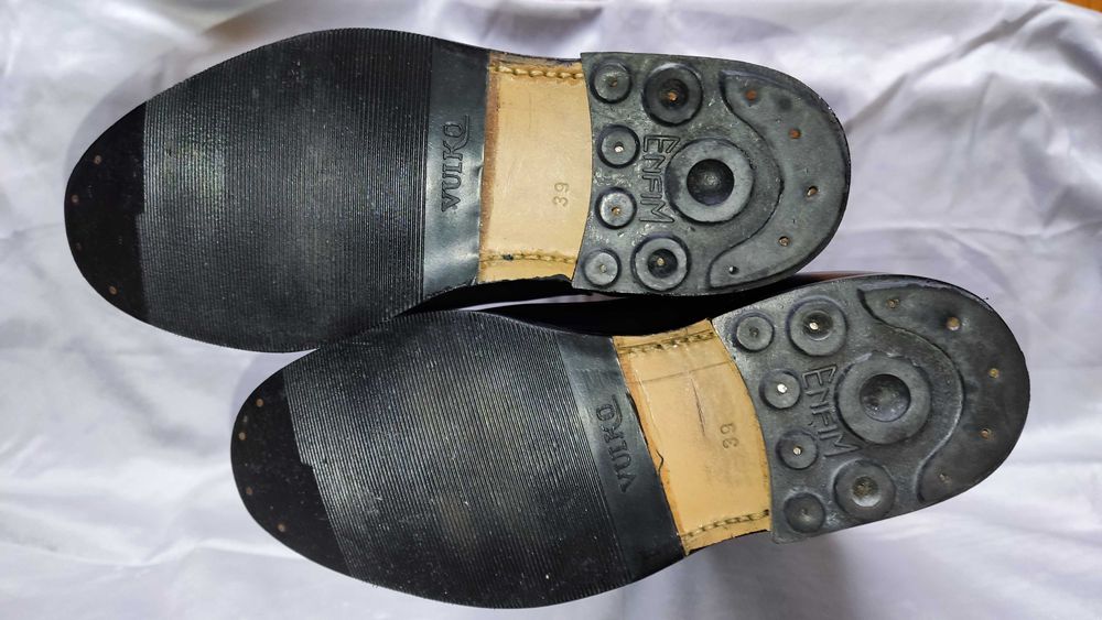 Botas pretas tipo GNR