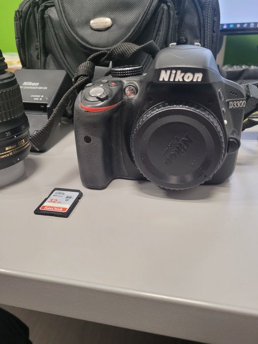 Nikon D3300 z akcesoriami i torba
