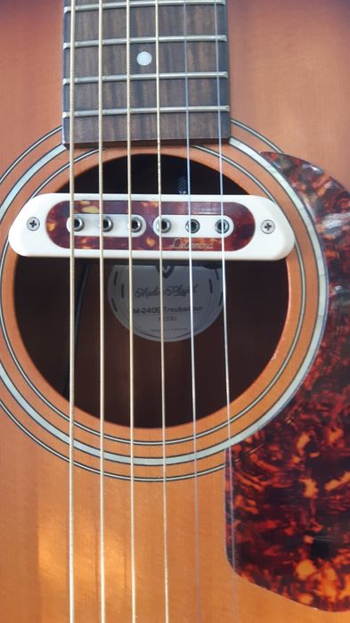 GUILD Troubadour 240 E
