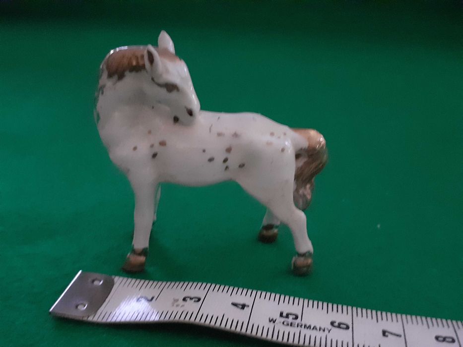 Cavalos em Porcelana