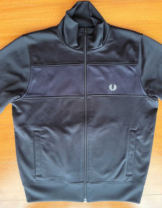 Casaco da Fred Perry - Interior cardado - Senhora - Tamanho M - Preto