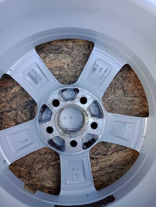 Felgi Aluminiowe 5x100 r16 ET47 Audi Skoda VW Dezent