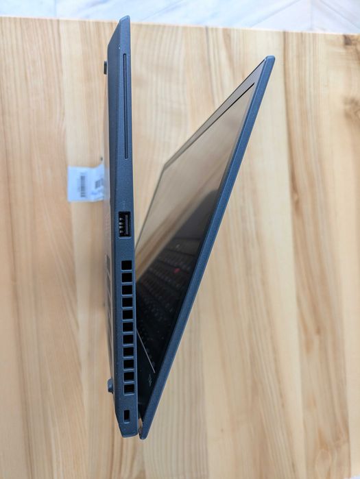 Lenovo Thinkpad T14s 14" Intel Core i7-1051G7 16 GB / 512 GB 4k Win11 Pro