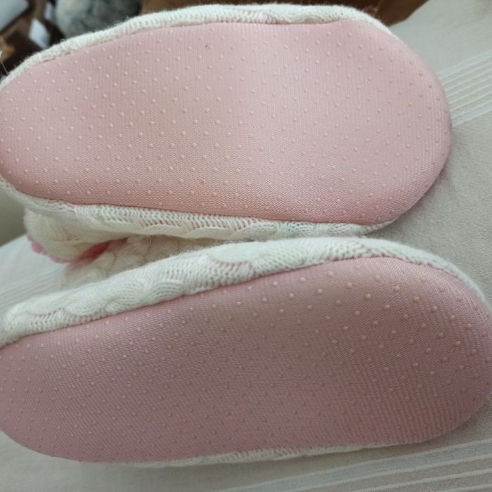 Pantufas brancas com pêlo rosa 35-38