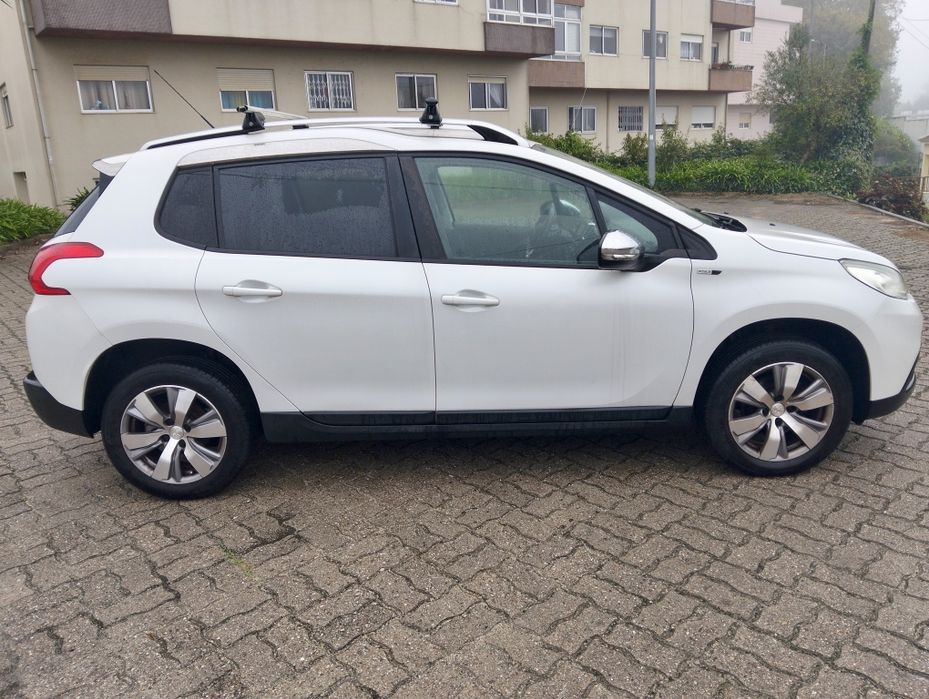 Peugeot 2008 — fotografia 4