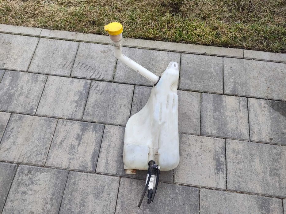 Megane Scenic III zbiorniczek spryskiwaczy