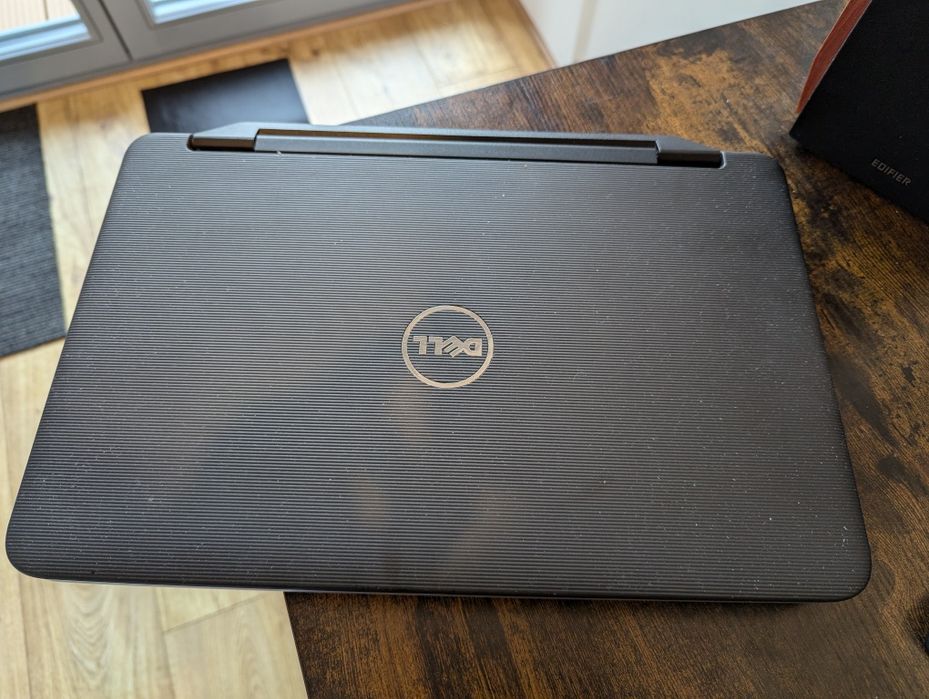 Laptop Dell Vostro 2520 i5-3210M 8GB 120GB SSD WIN 10 uszkodzony ekran