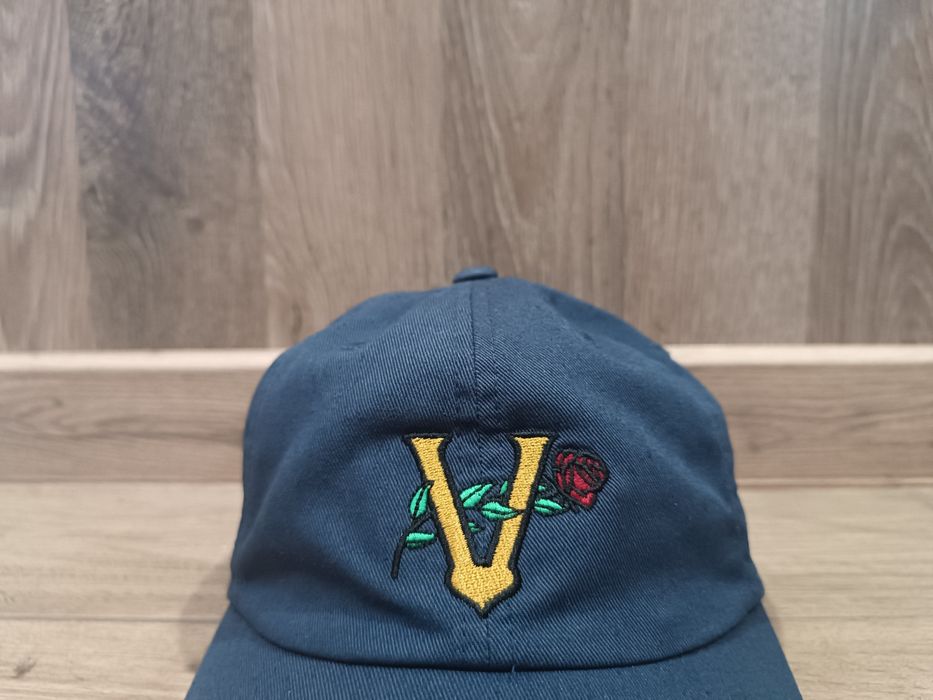 Продам бейсболку, кепку Vans V Rose Curved Bill Jockey Cap
