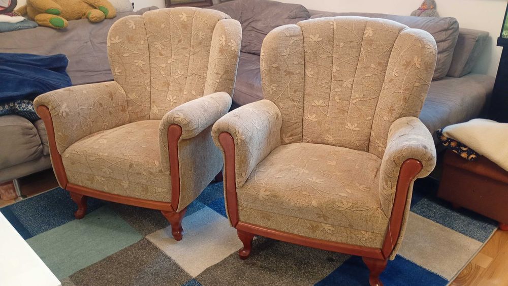 Elegancki Komplet Wypoczynkowy Styl Vintage: Kanapa 2-osobowa + 2 Fotele + Pufa. Stan Bardzo Dobry!