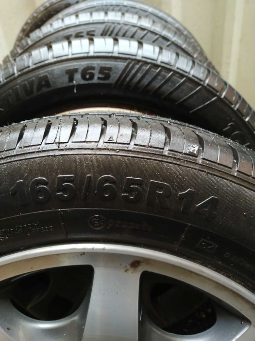 Jantes 14” com pneus 165/65 R14