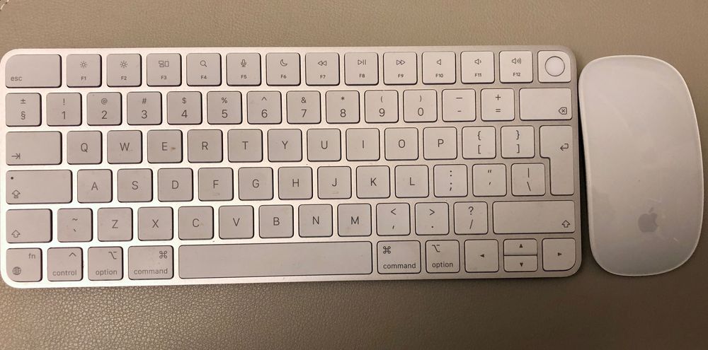 Apple iMac 24 cale,M1, 2021 r, 16GB RAM, SSD 256GB, srebrny