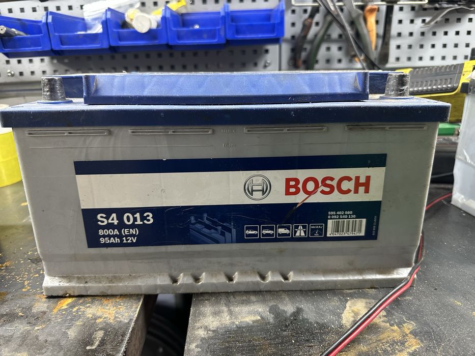Аккумулятор 95 Ah 800 A (En) 12V Bosch S4013 автомобильный