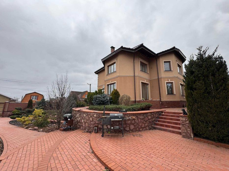 ‼️Браїлки‼️ Цегляний будинок з гарним ремонтом, ландшафт, ТОП локація