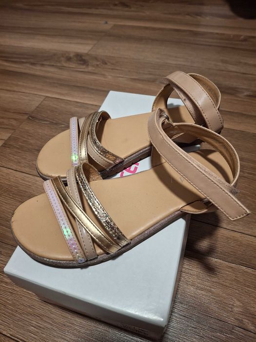 Sandały dziewczęce rozmiar 32