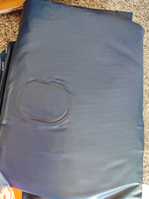 Vendo tenda campismo e 2 colchões tudo novo