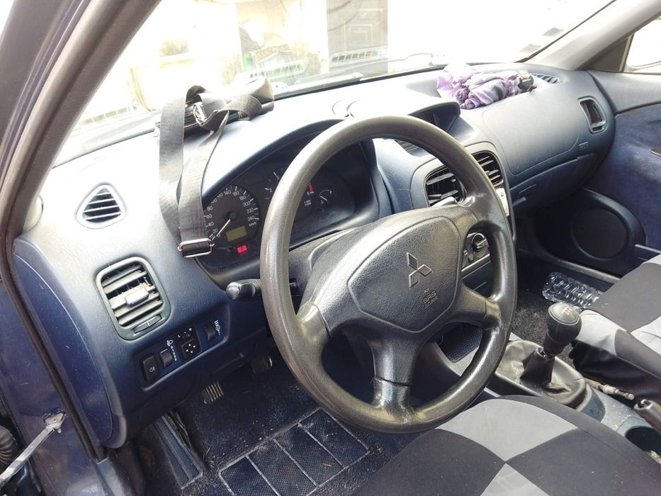Mitsubishi carisma