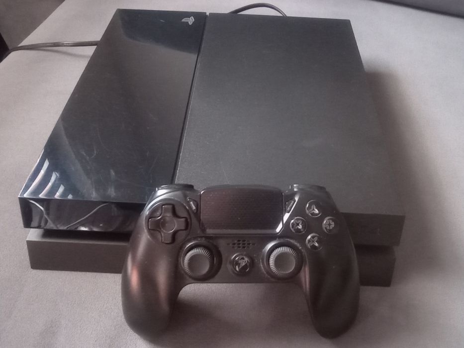Konsola PlayStation4 PS4 FAT 500GB / Pad / Gry