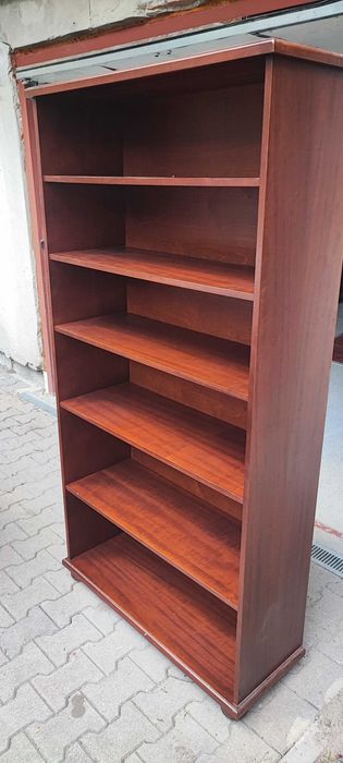 drewniana biblioteczka komoda