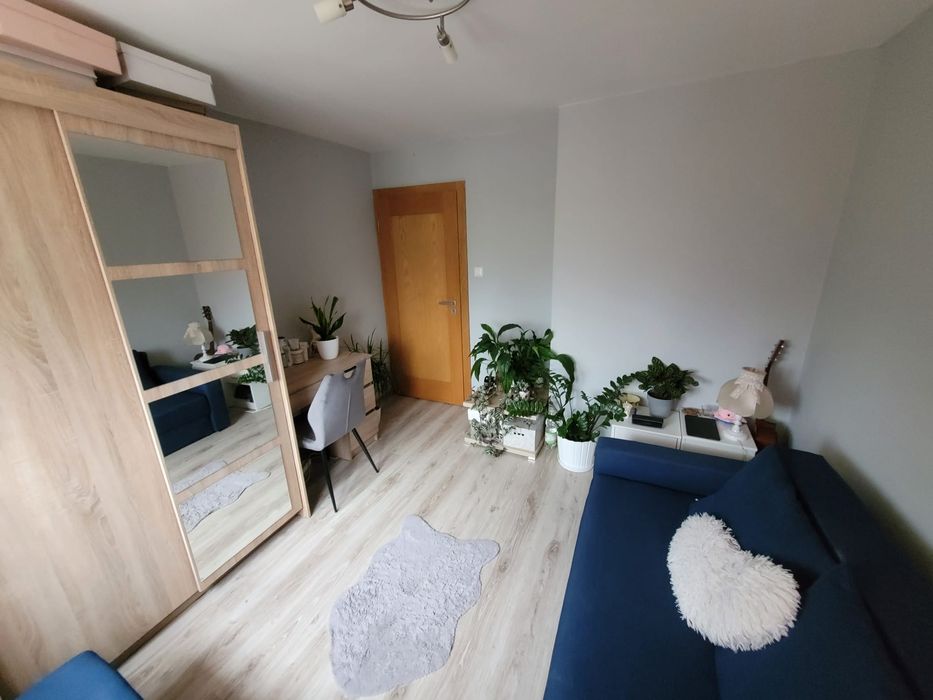 Wynajmę pokój- mieszkanie z pracującymi współlokatorkami