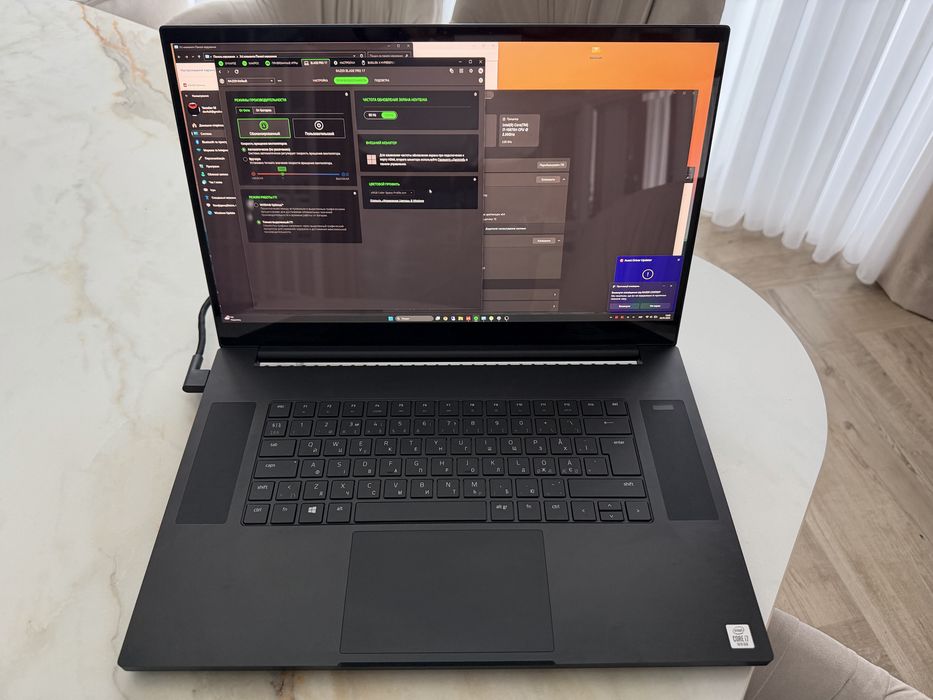 Razer Blade 17 touch 4k 120 hz i7 rtx 2080 super