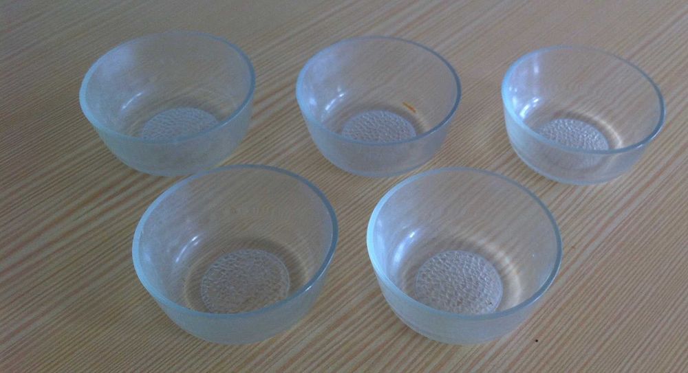 varios conjuntos de taças de vidro