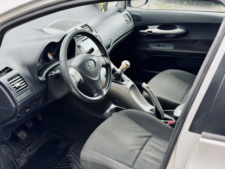 Toyota Auris 2007r 2.2 d4d 177km