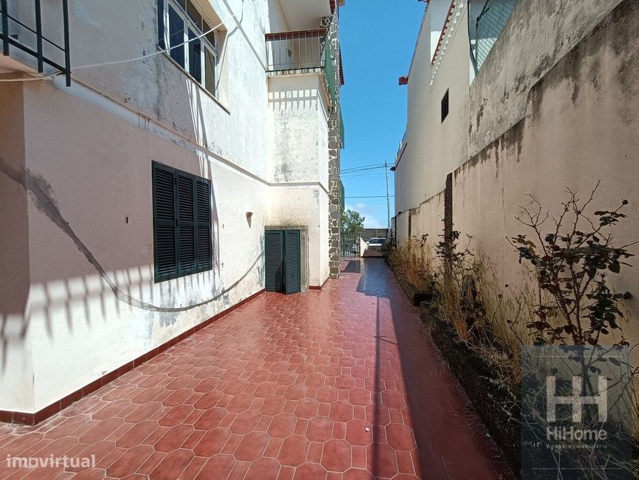 Moradia T4 +2 com terreno e garagem no Funchal