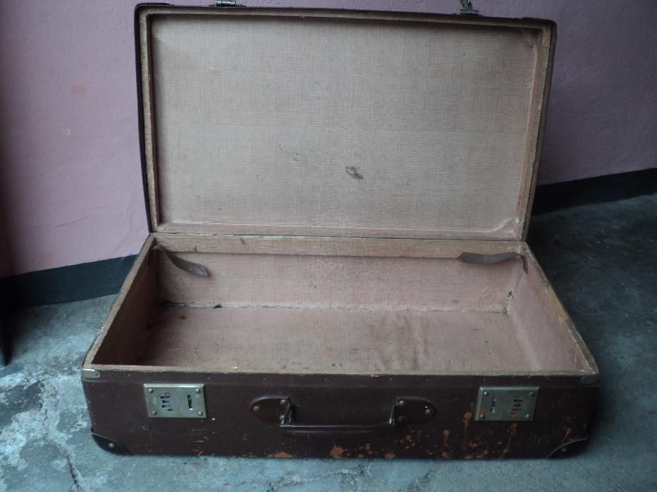 Walizka tekturowa zabytkowa