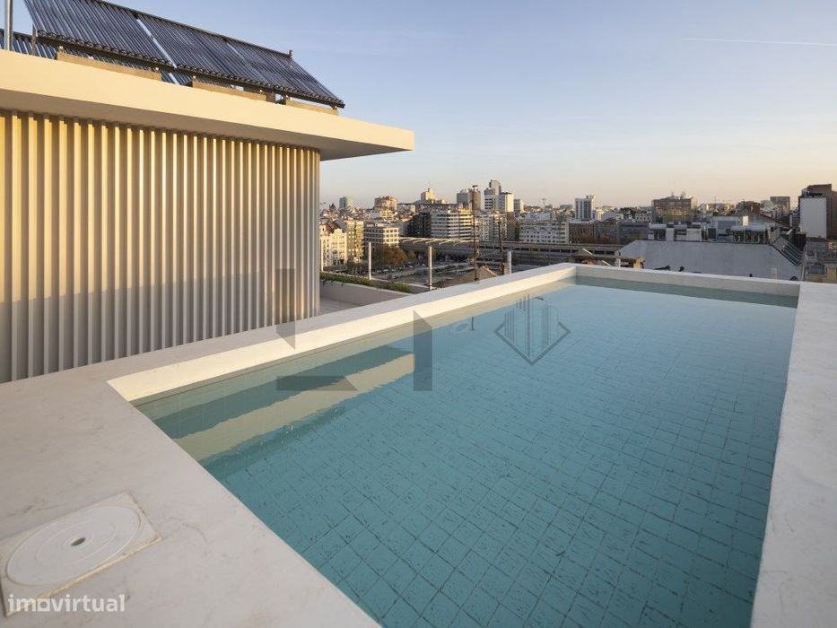 Apartamento Penthouse T4 Duplex com Terraço e Piscina Privativa par...