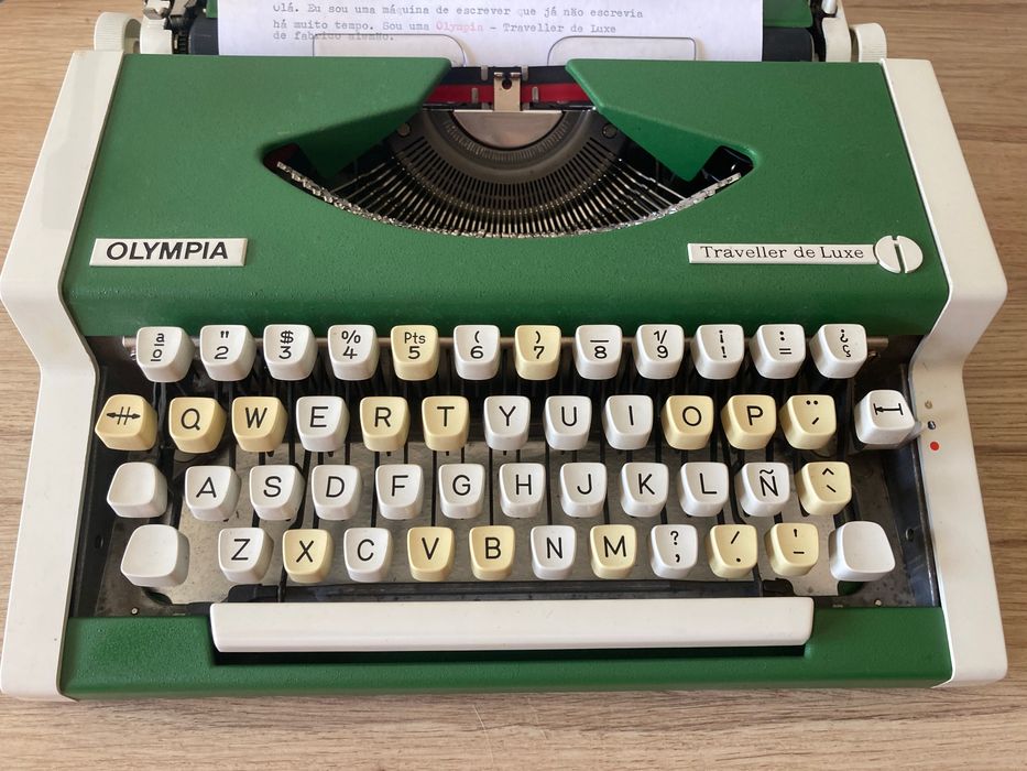 Máquina de escrever  **  Olympia