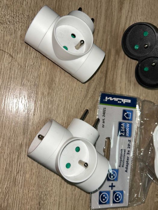 Rozgałęźnik , adapter 4 szt