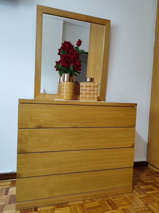 Cómoda quarto com espelho