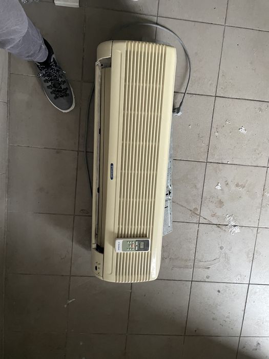 Klimatyzator Tadiran jednostka wewnętrzna z pilotem