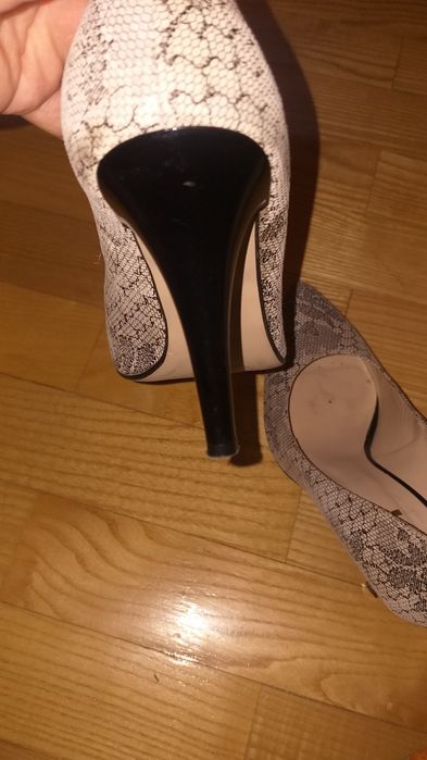 Czółenka skórzane 38