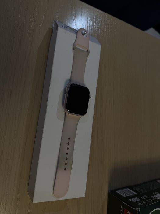 Apple Watch Series 9 45mm pink
