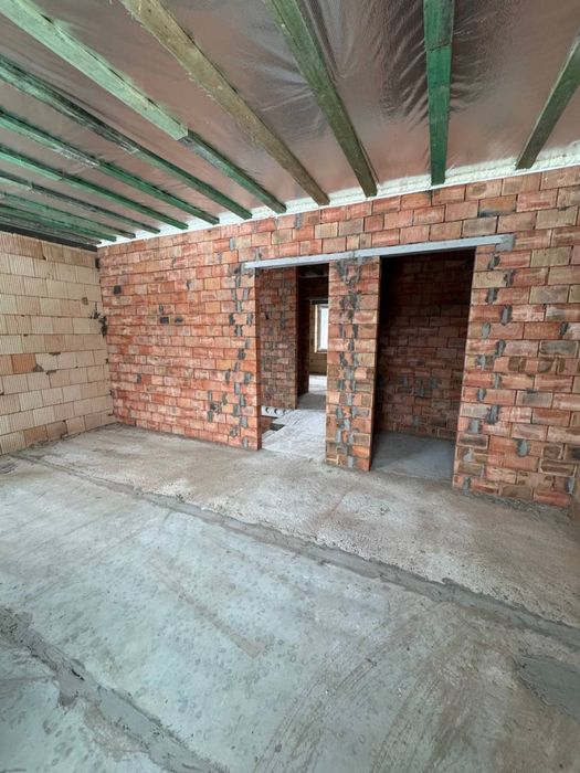 Дуплекс в Стоянці поруч з лісом . 4.5 сотки