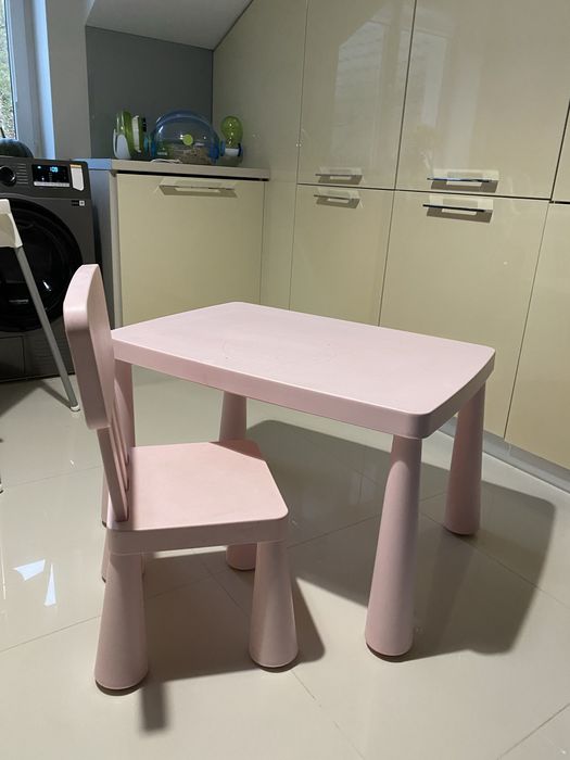 Стіл та стілець ikea