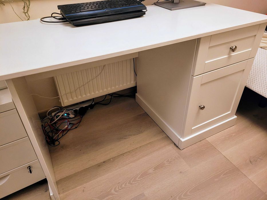 Biurko białe 125x62, szafka i szuflada, stan dobry. PILNE