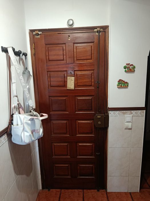 Porta de Entrada - Madeira maciça