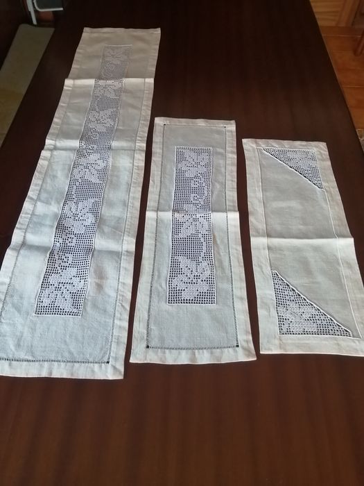 Linen and lace napron
