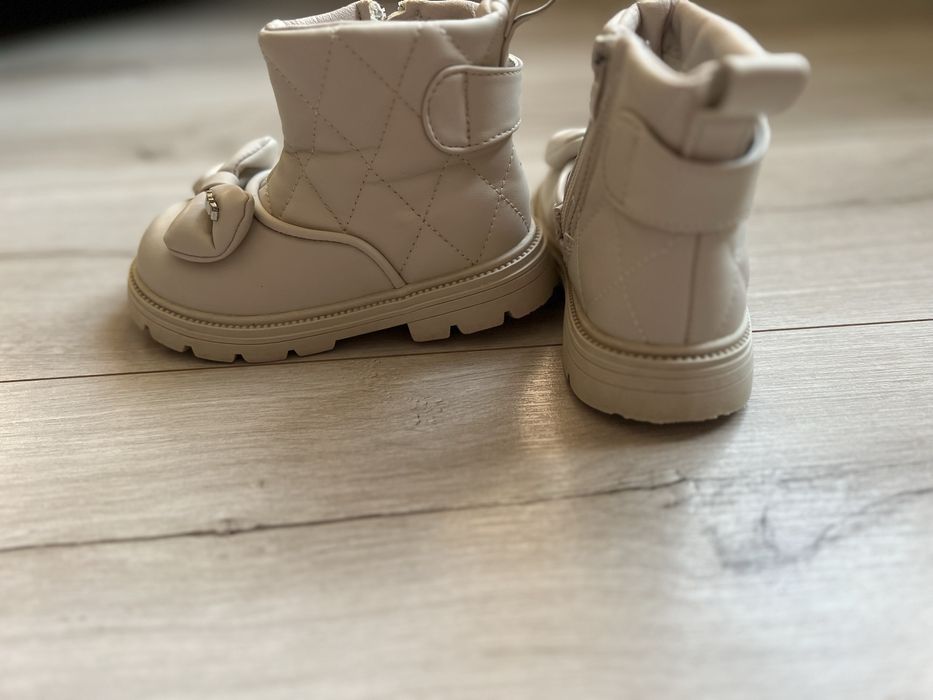 Демісезонні черевички для дівчинки