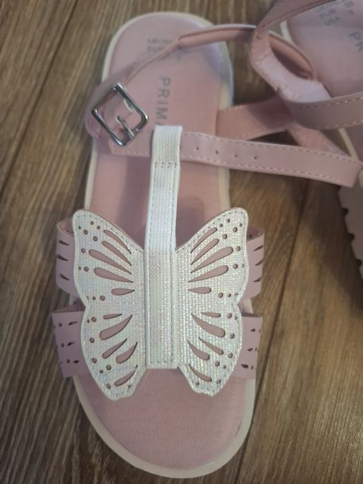 Kombinezon dziewczęcy  plus nowe sandaly motyl