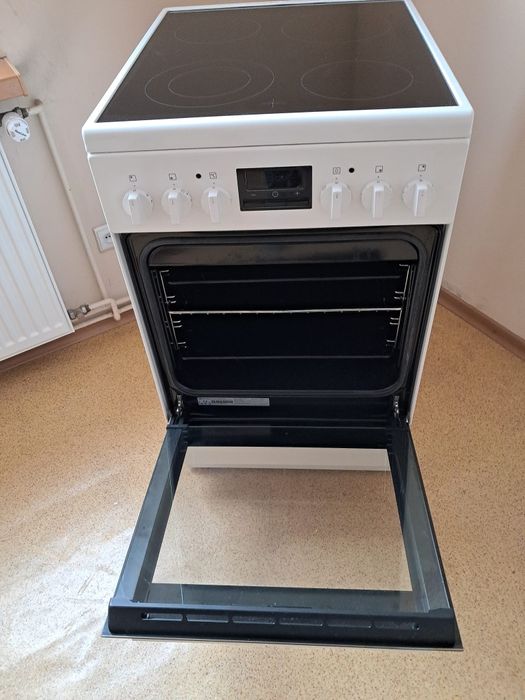 Kuchenka elektryczna z piekarnikiem