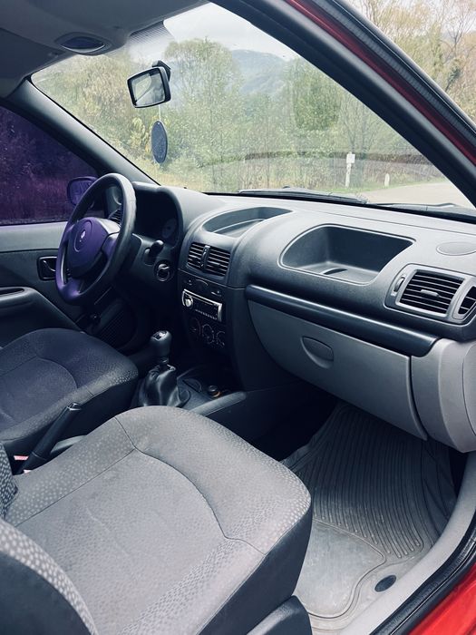 Автомобіль Рено