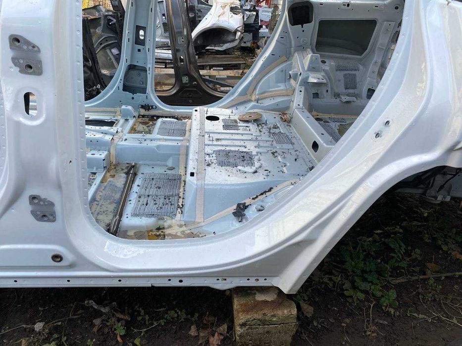 Стійка поріг лівий Jeep grand cherokee WL джип гранд черокі ВЛ 2022+