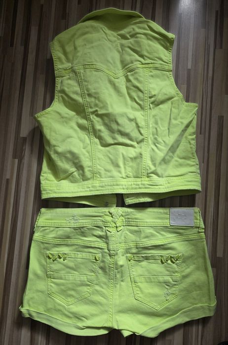 Komplet kamizelka i szorty Bershka XS-S