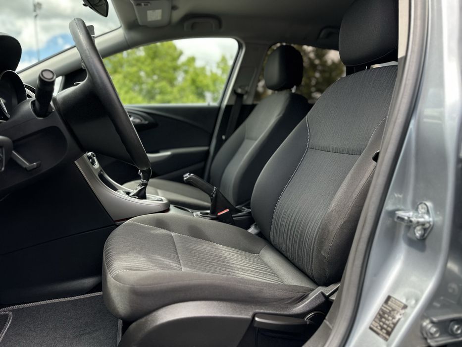 Продам Opel Astra J 2011