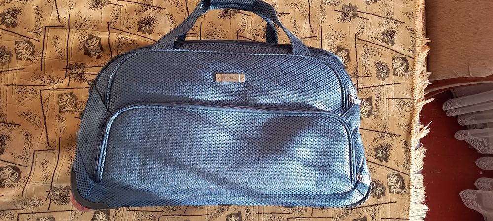 Сумка на колесах  дорожня