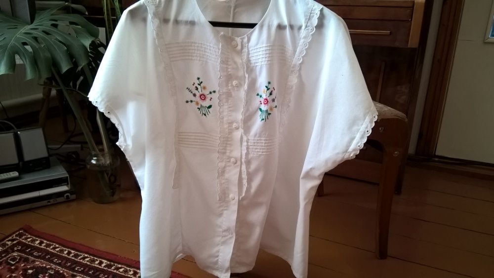 Блуза бавовняна з вишивкою