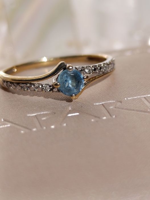 Złoty pierścionek Apart 14r prezent